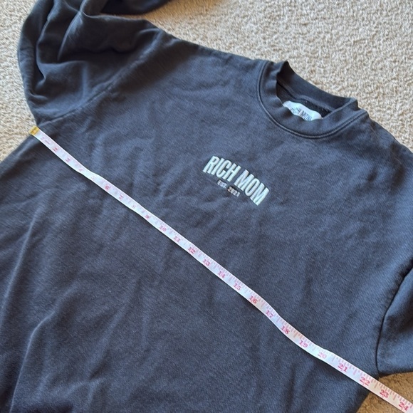 Tinx Rich Mom Gear Espresso Martini Black Crewneck Essentials Sweatshirt - Picture 8 of 9